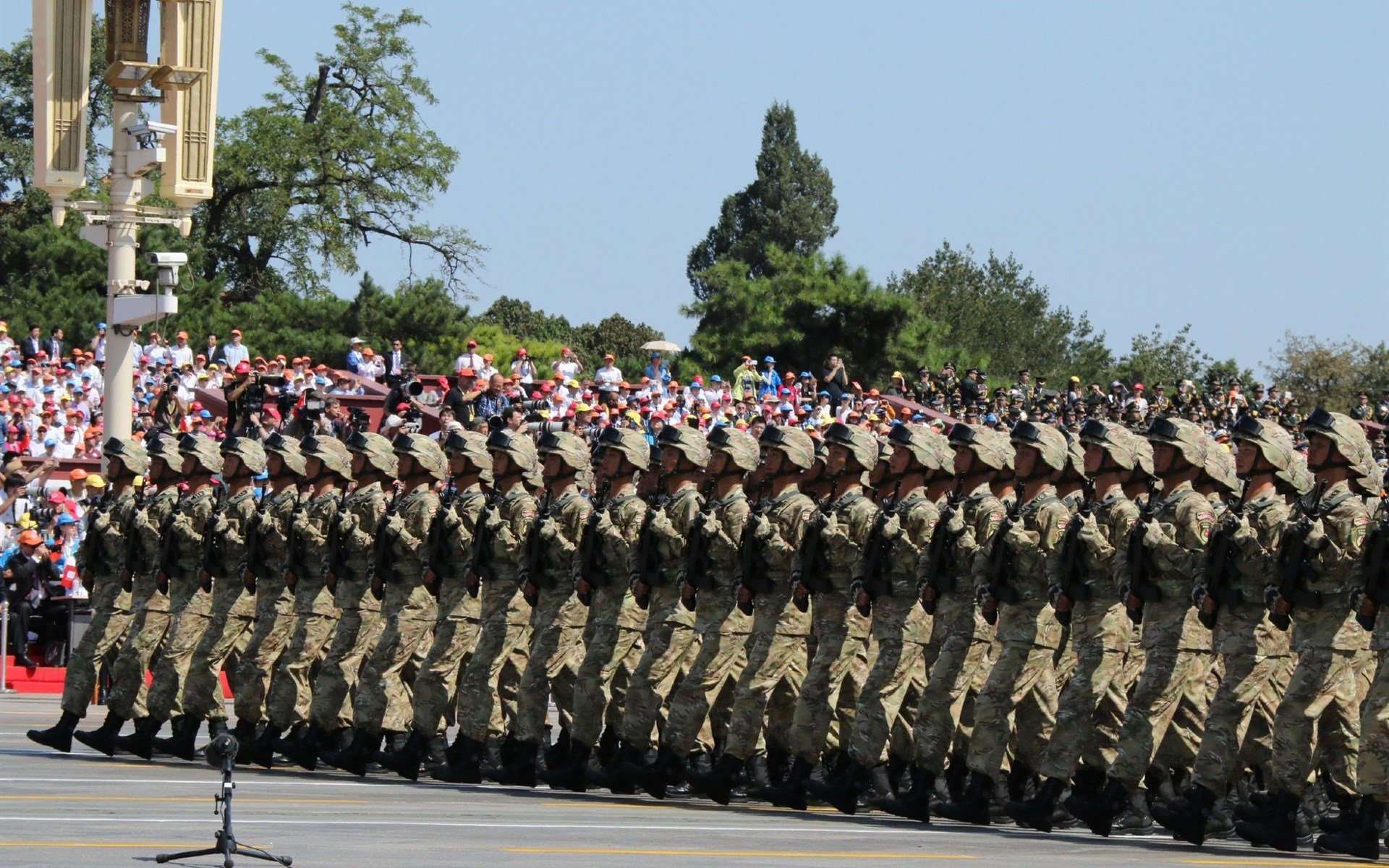 德甲：霍芬海姆1-3不敌法兰克福，攻防转换精彩纷呈，德甲霍芬海姆对法兰克福